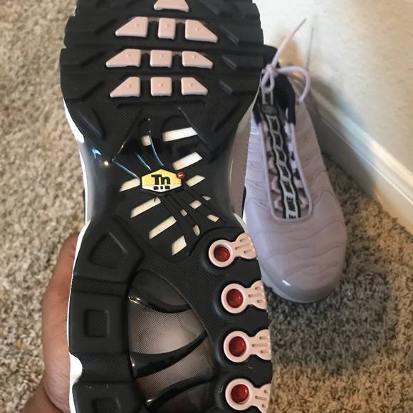 Airmax BRAND NEW!!!!! Never worn Size 13 - Picture 2 of 2